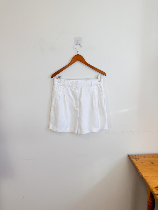 Wilfred "The Effortless Linen Short in White" (Size 10)