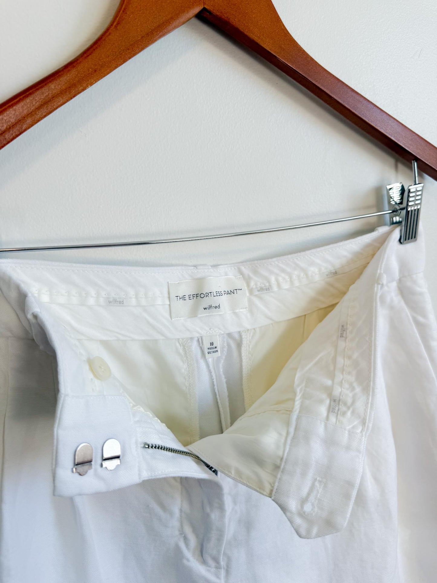 Wilfred "The Effortless Linen Short in White" (Size 10)