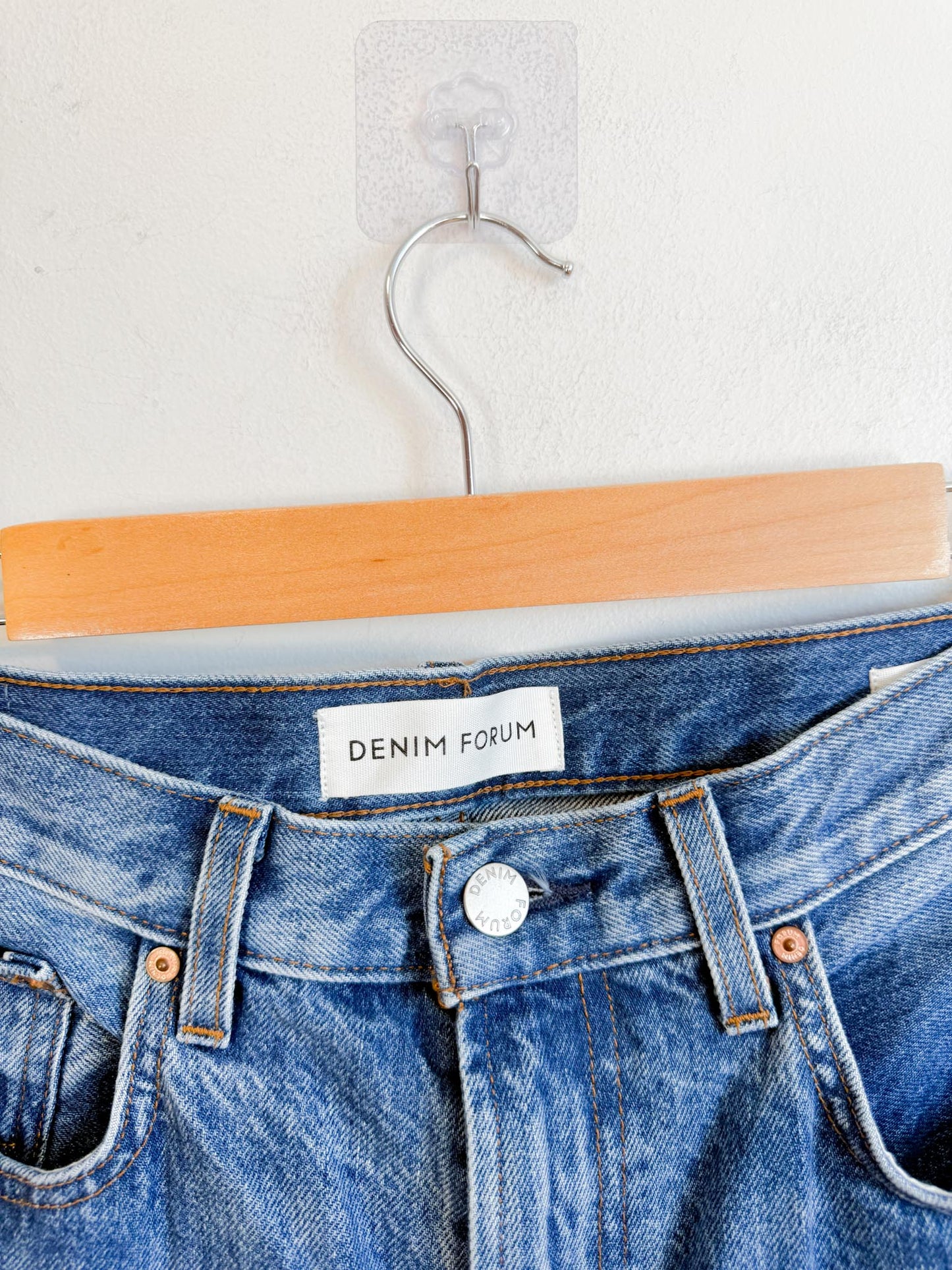 Denim Forum "The Farrah Hi-Rise Wide Jean" (Size 31)