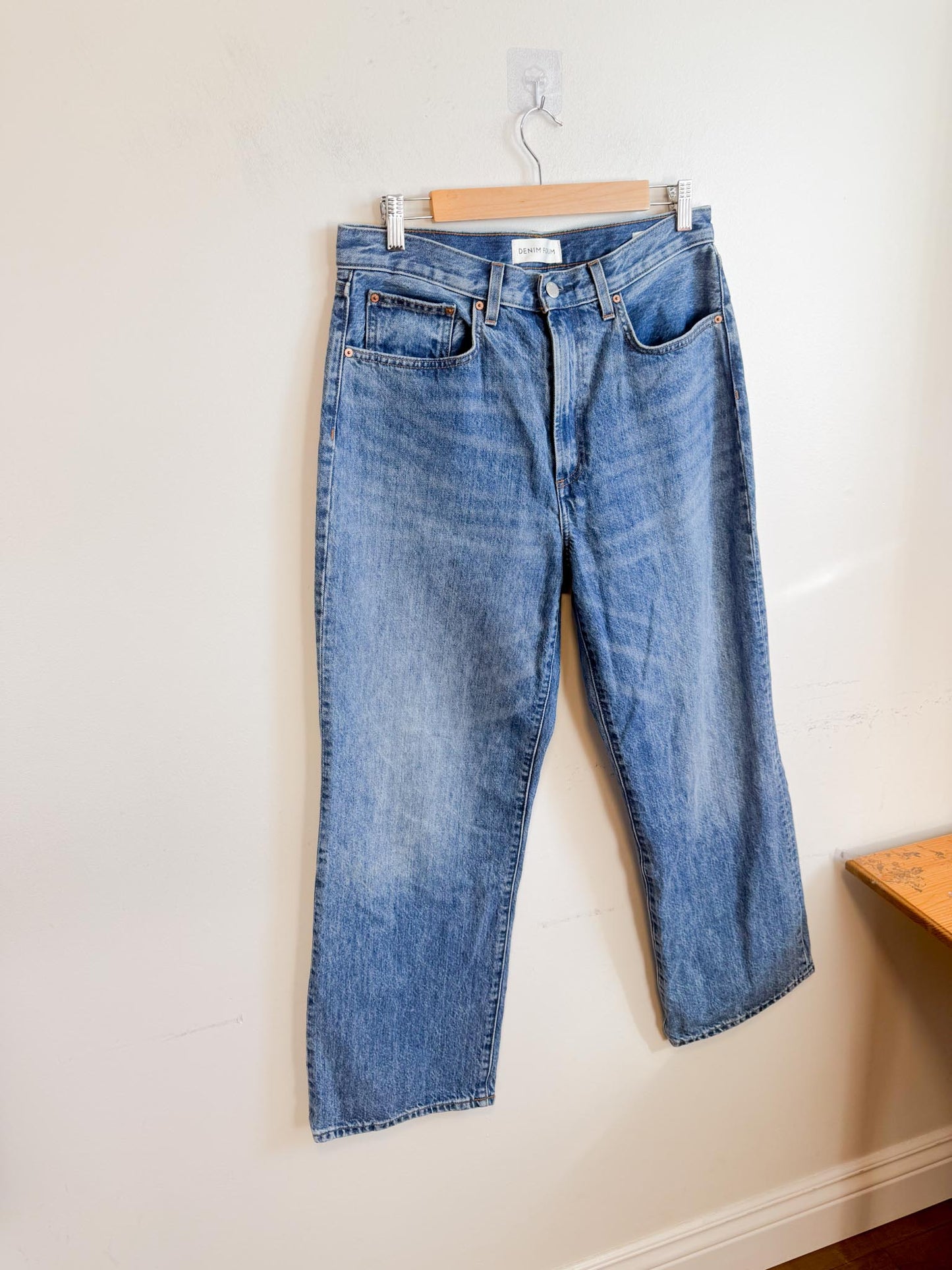 Denim Forum "The Farrah Hi-Rise Wide Jean" (Size 31)