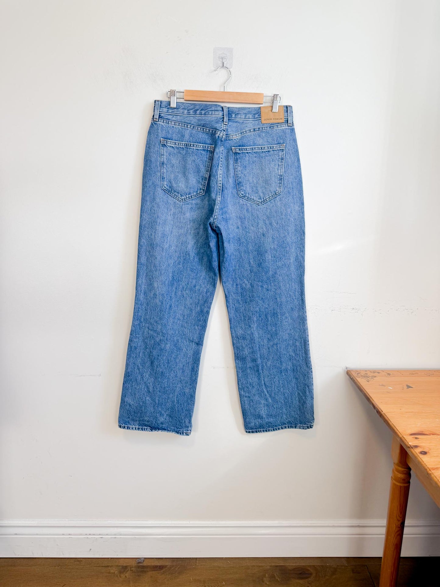 Denim Forum "The Farrah Hi-Rise Wide Jean" (Size 31)