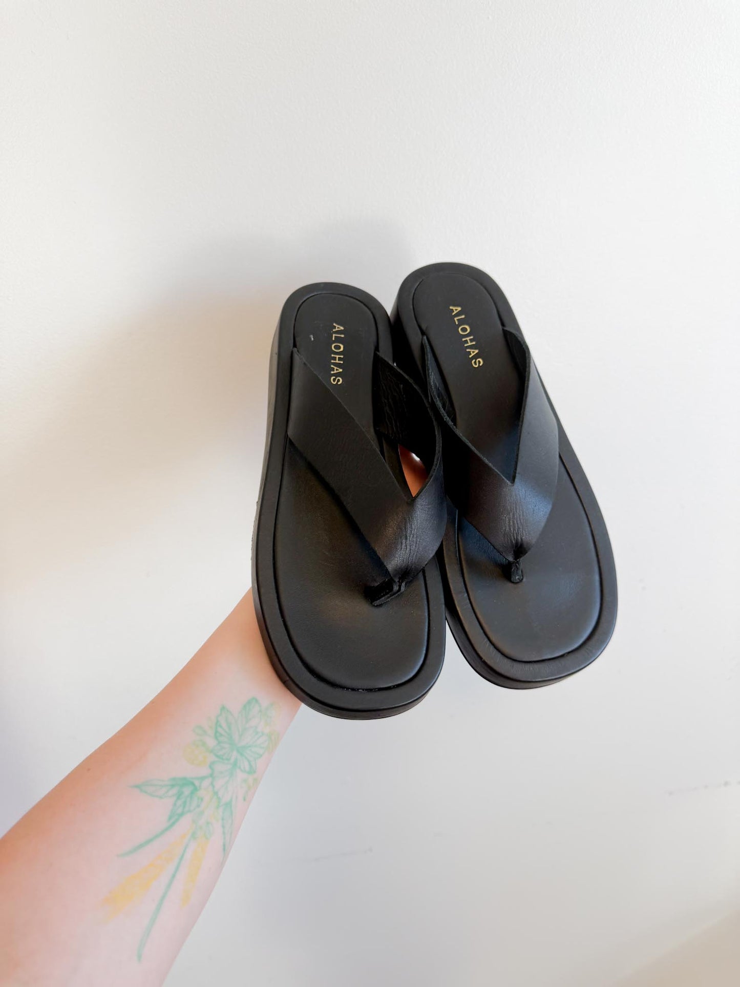 ALOHAS Sustainable "Overcast Sandal in Black" (Size 38)