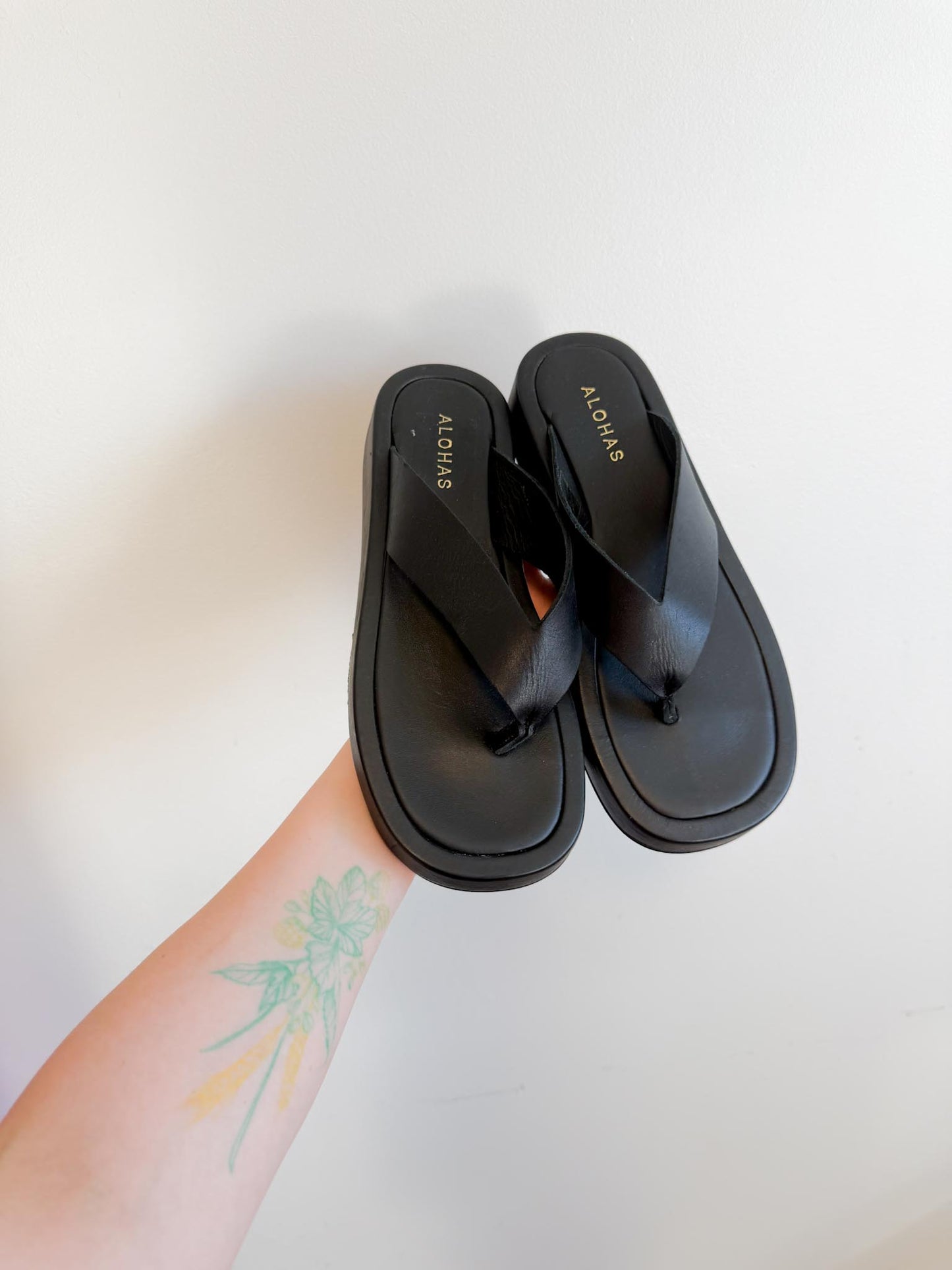 ALOHAS Sustainable "Overcast Sandal in Black" (Size 38)