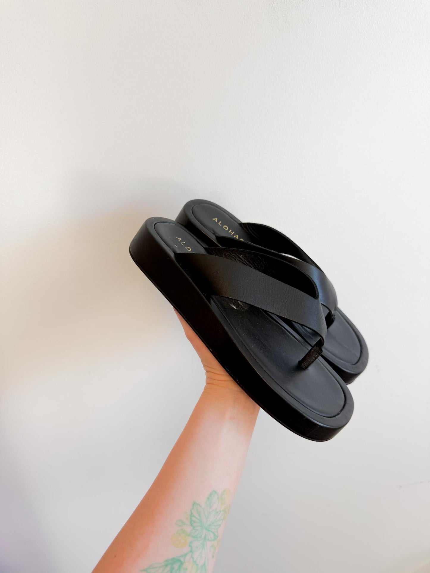 ALOHAS Sustainable "Overcast Sandal in Black" (Size 38)