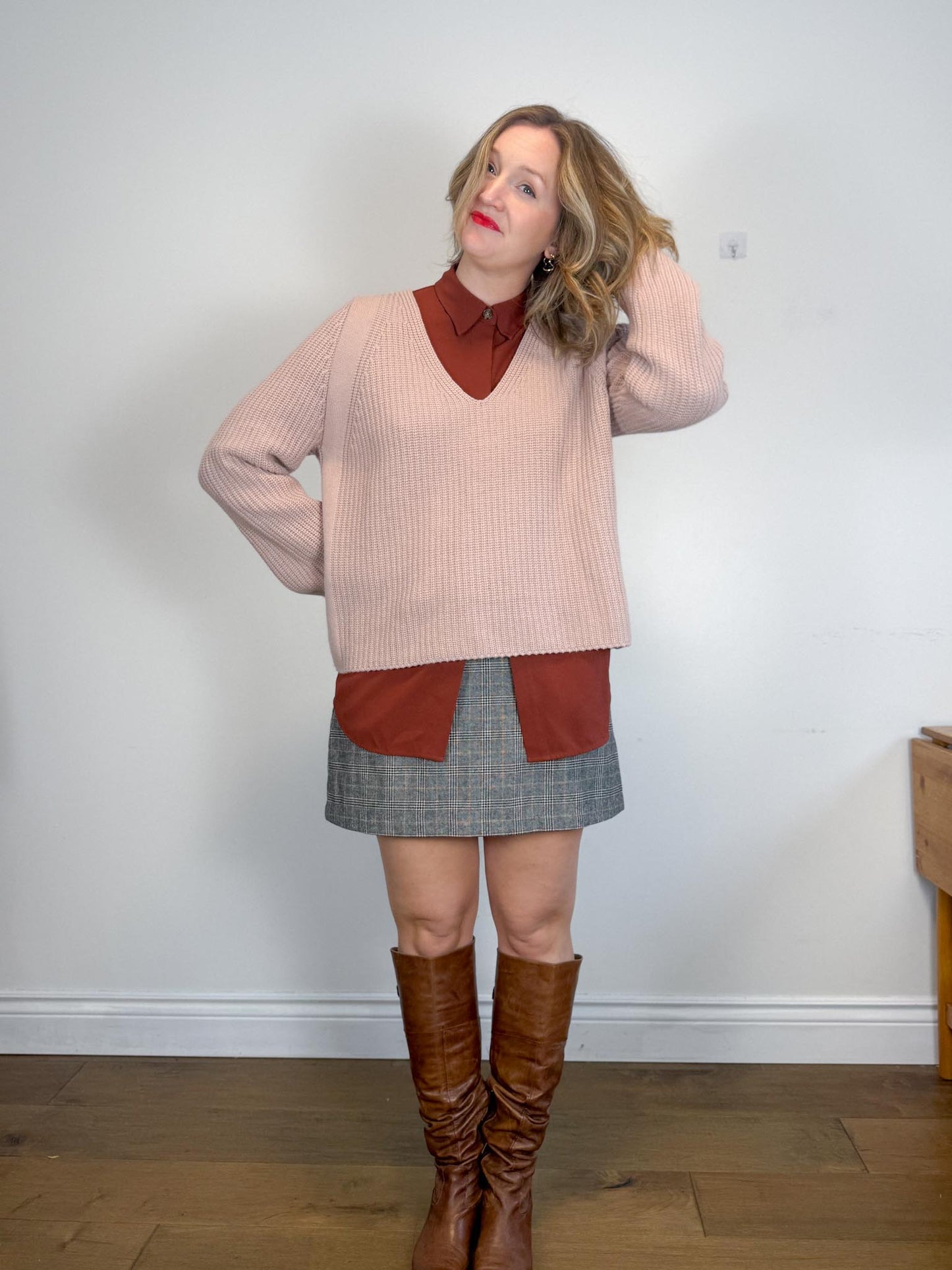 HELMUT LANG Designer Wool & Cashmere V-Neck Knit Sweater in Dusty Rose (Size L)