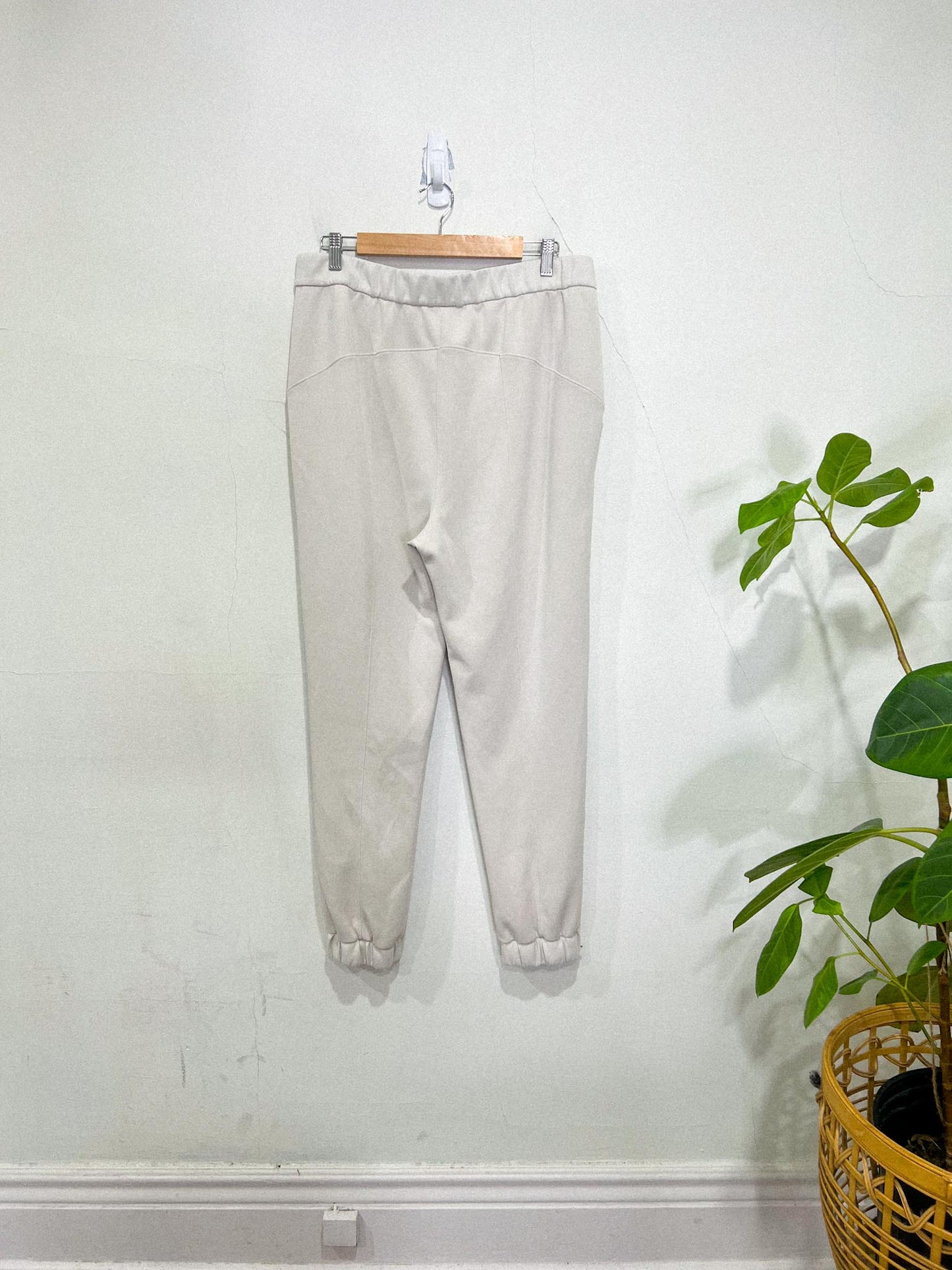 Lululemon High Rise Oversized Jogger Sweatpants in Off-White (Size 12)