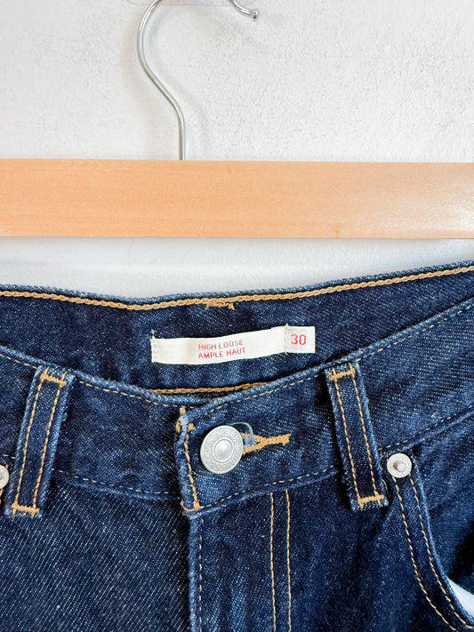 Levi’s "High Loose Jeans in Dark Wash" (Size 30)
