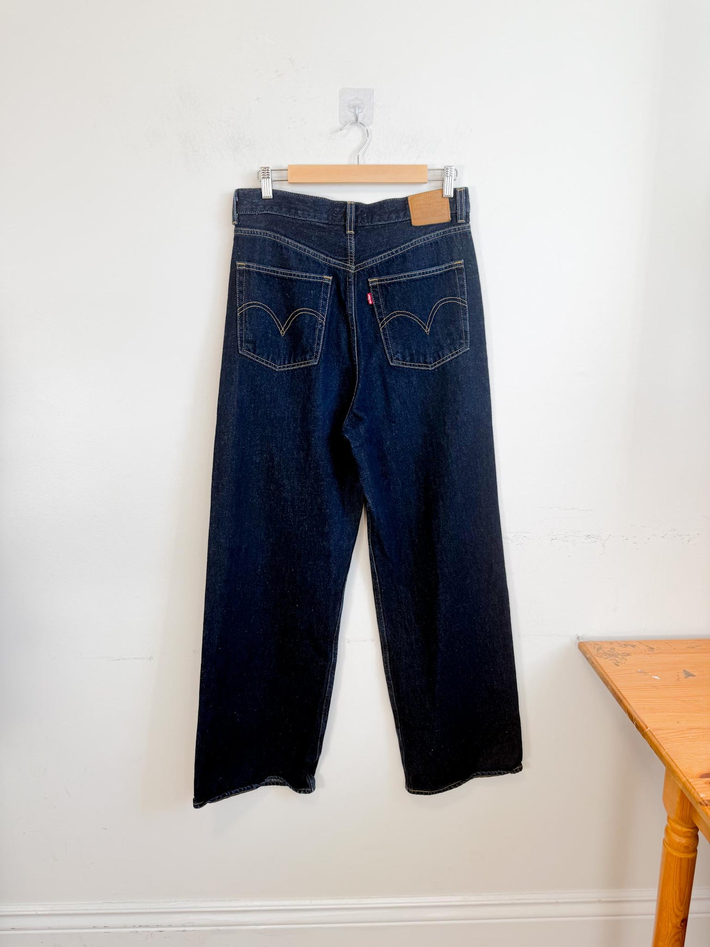 Levi’s "High Loose Jeans in Dark Wash" (Size 30)