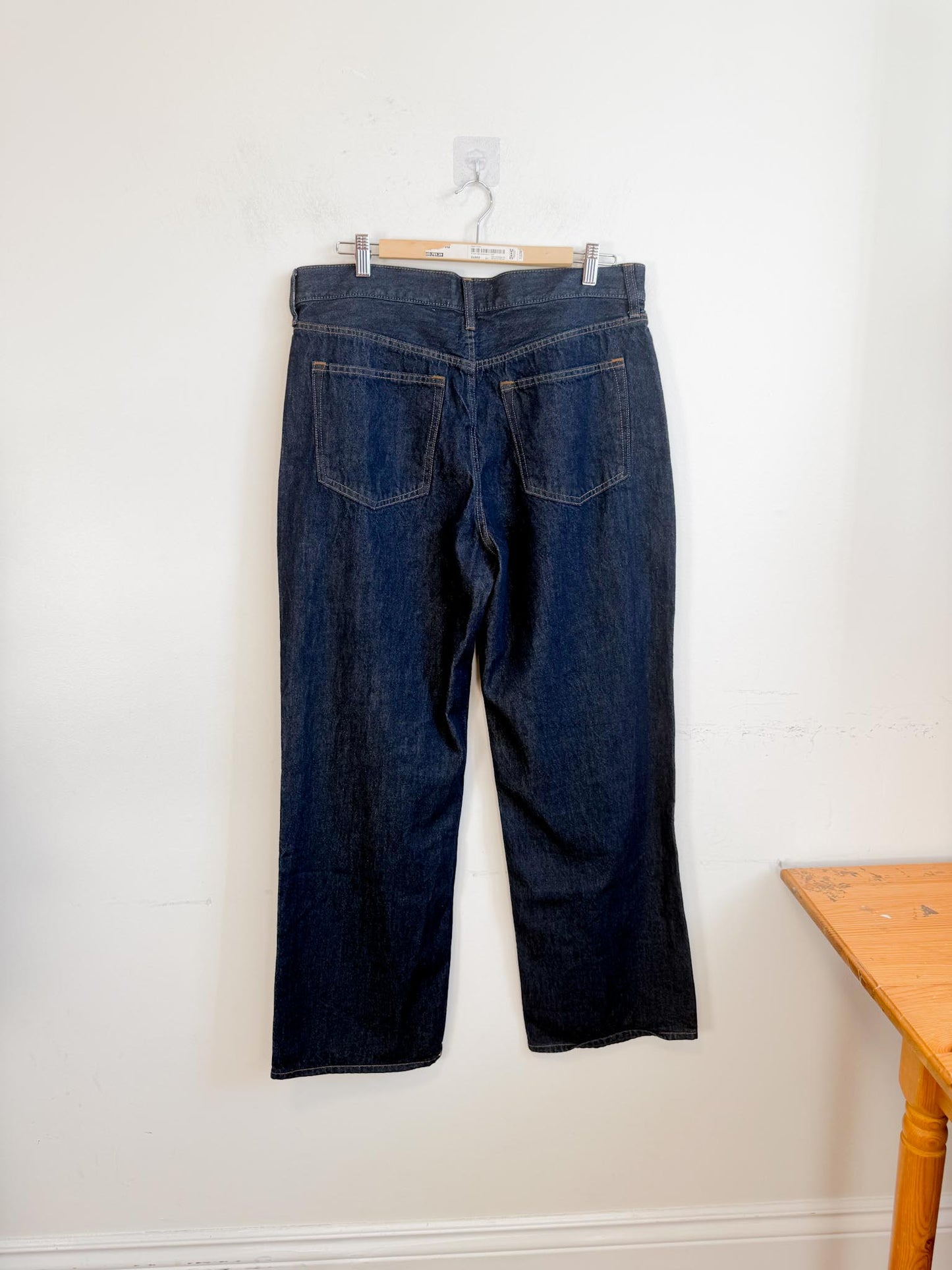 Abercrombie & Fitch "The Loose High Rise Jeans in Dark Wash" NWT (Size 31)