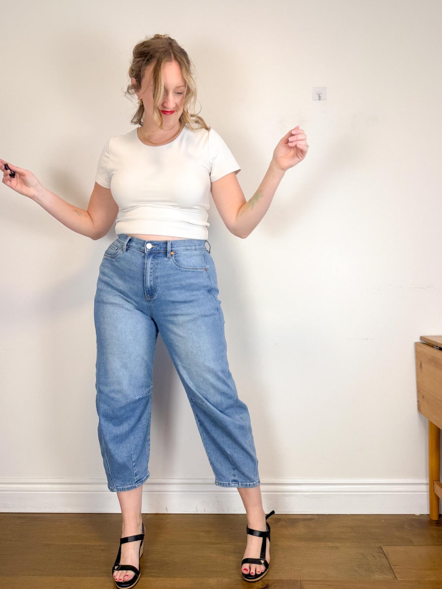 BLANK NYC Barrel Jeans in Light Wash (Size 28)