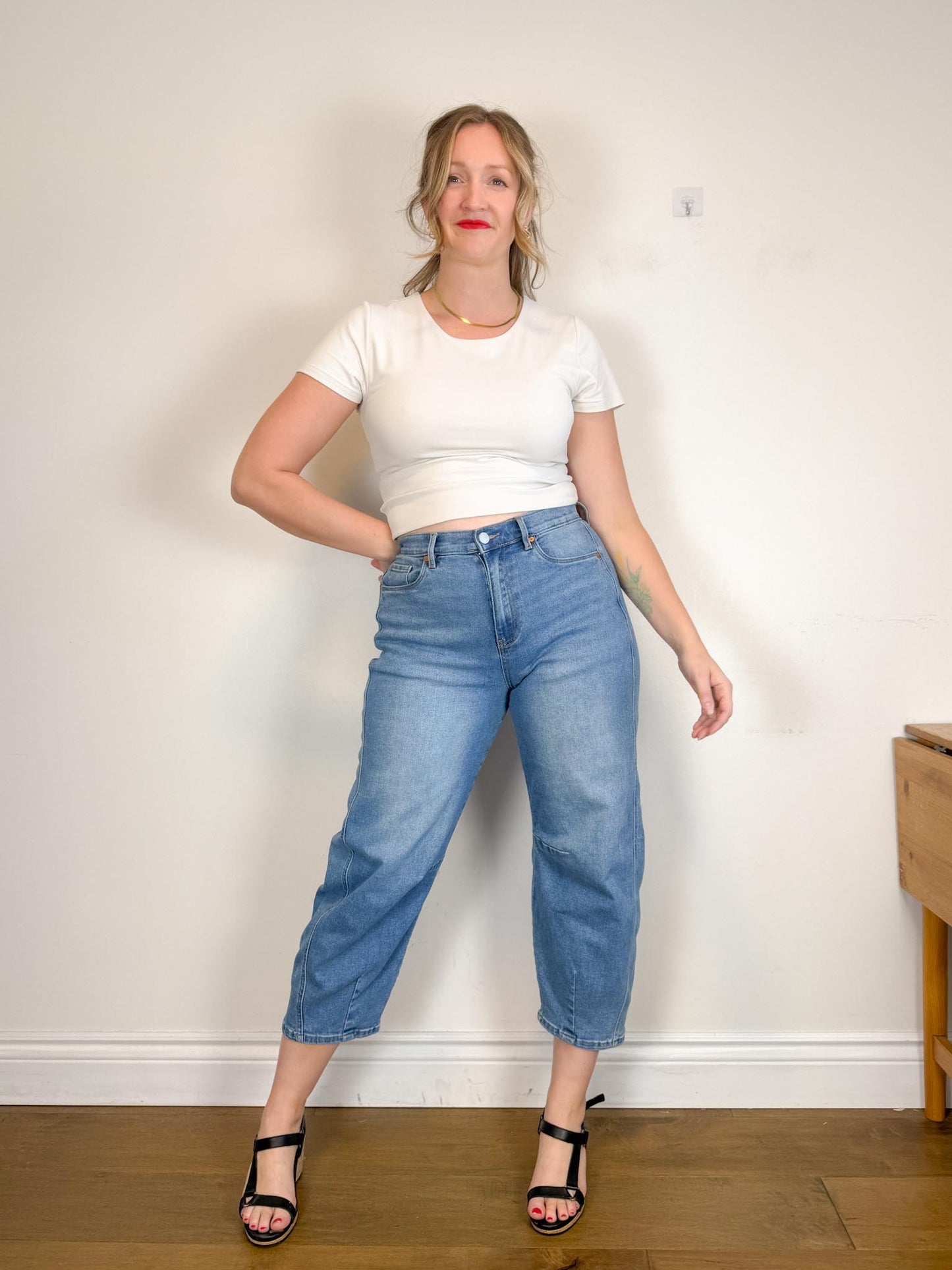 BLANK NYC Barrel Jeans in Light Wash (Size 28)