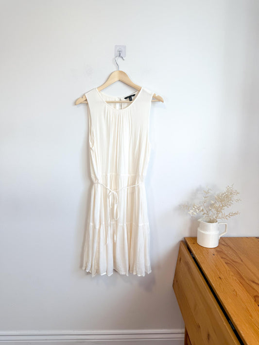 Banana Republic Tiered Mini Dress in White (Size L)