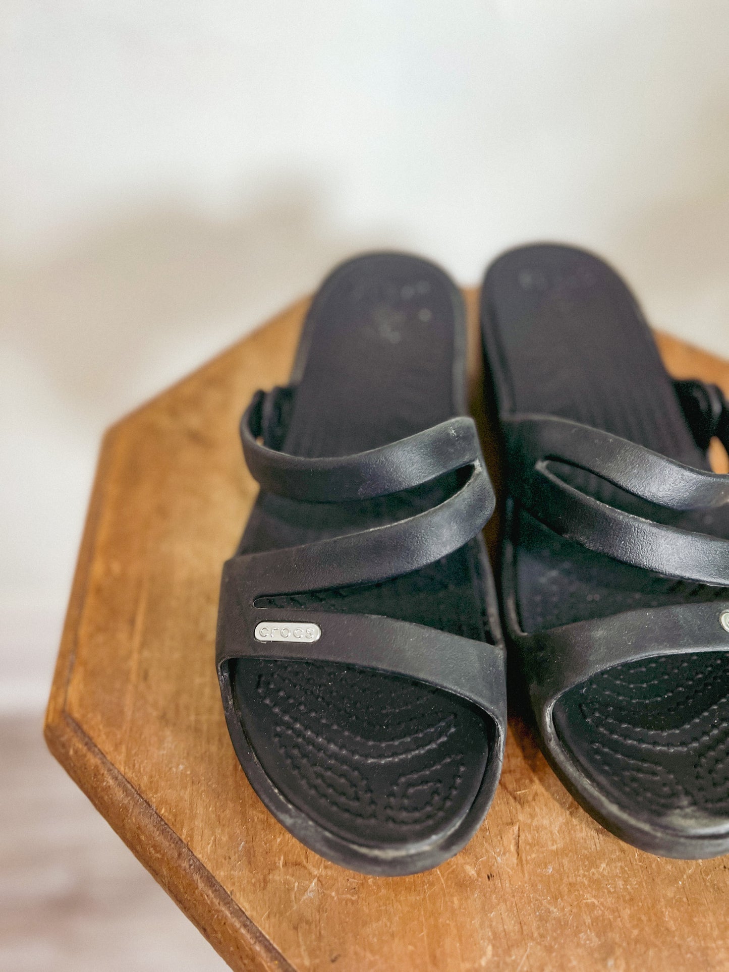 CROCS Black Wedge Slides (Size 7)