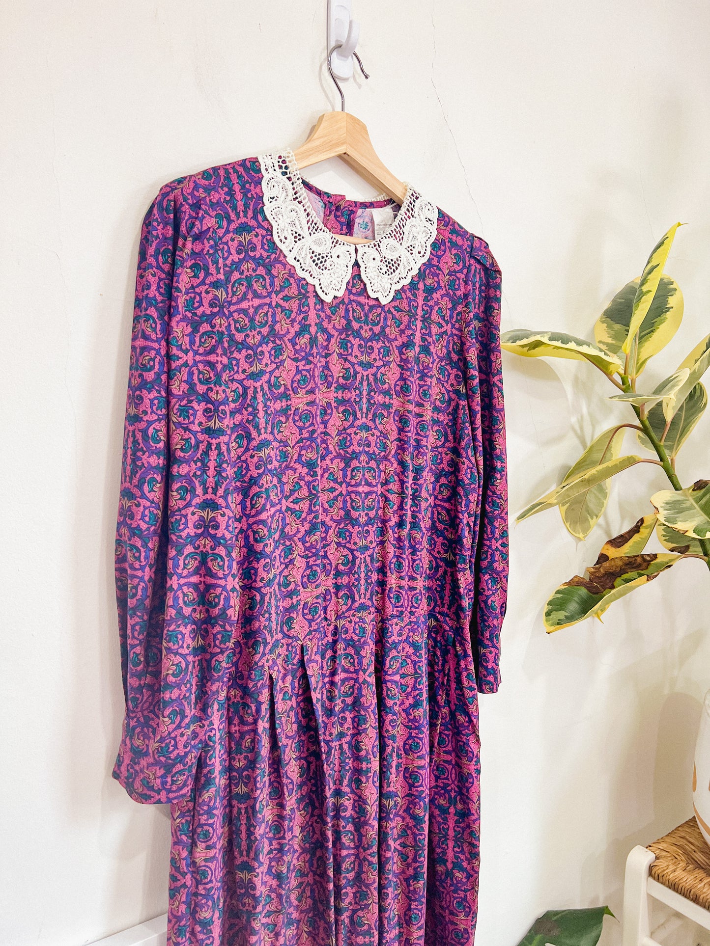 Vintage Pink & Purple Patterned Dress with Lace Collar (Size S/M)